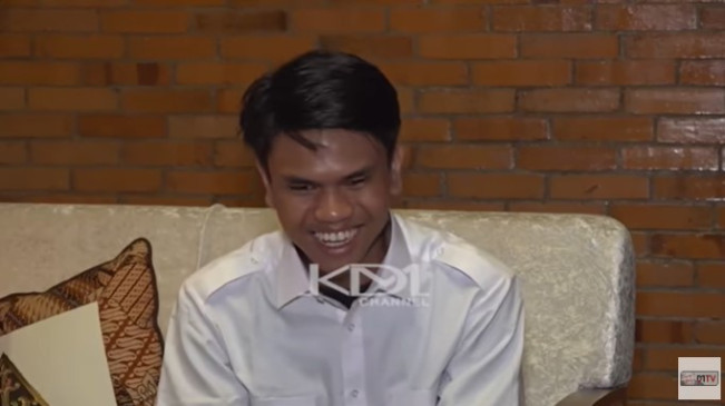 Sahdan Arya Maulana bertemu KDM. (YouTube Kang Dedi Mulyadi)